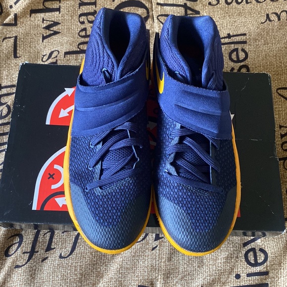 Nike Kyrie 2 - Picture 3 of 12